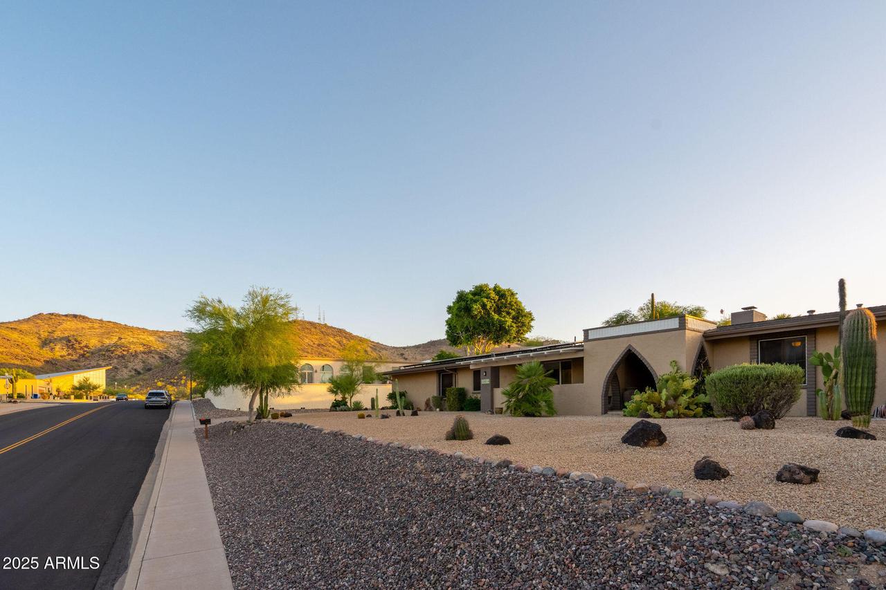 13034 N 8th Ave., Phoenix, AZ 85029