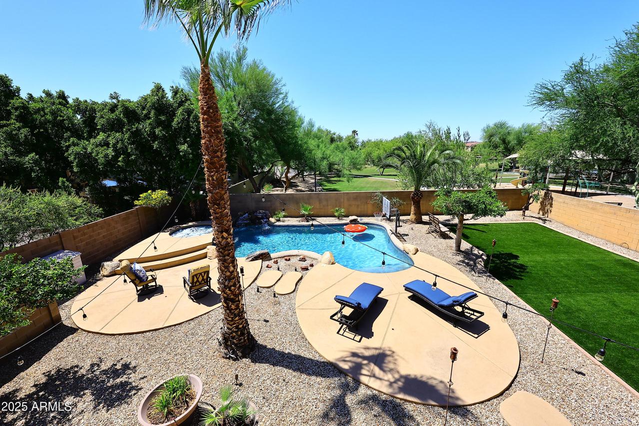 6937 W Jackrabbit Ln., Peoria, AZ 85383