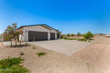 1297 W Lucky Ln., San Tan Valley, AZ 85144