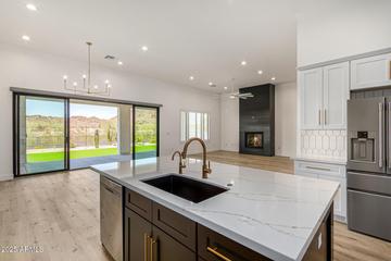1297 W Lucky Ln., San Tan Valley, AZ 85144