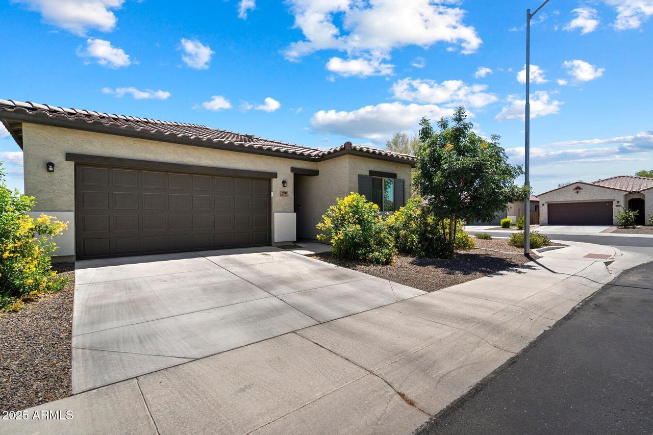 2753 E Fossil Ridge Rd., Phoenix, AZ 85050