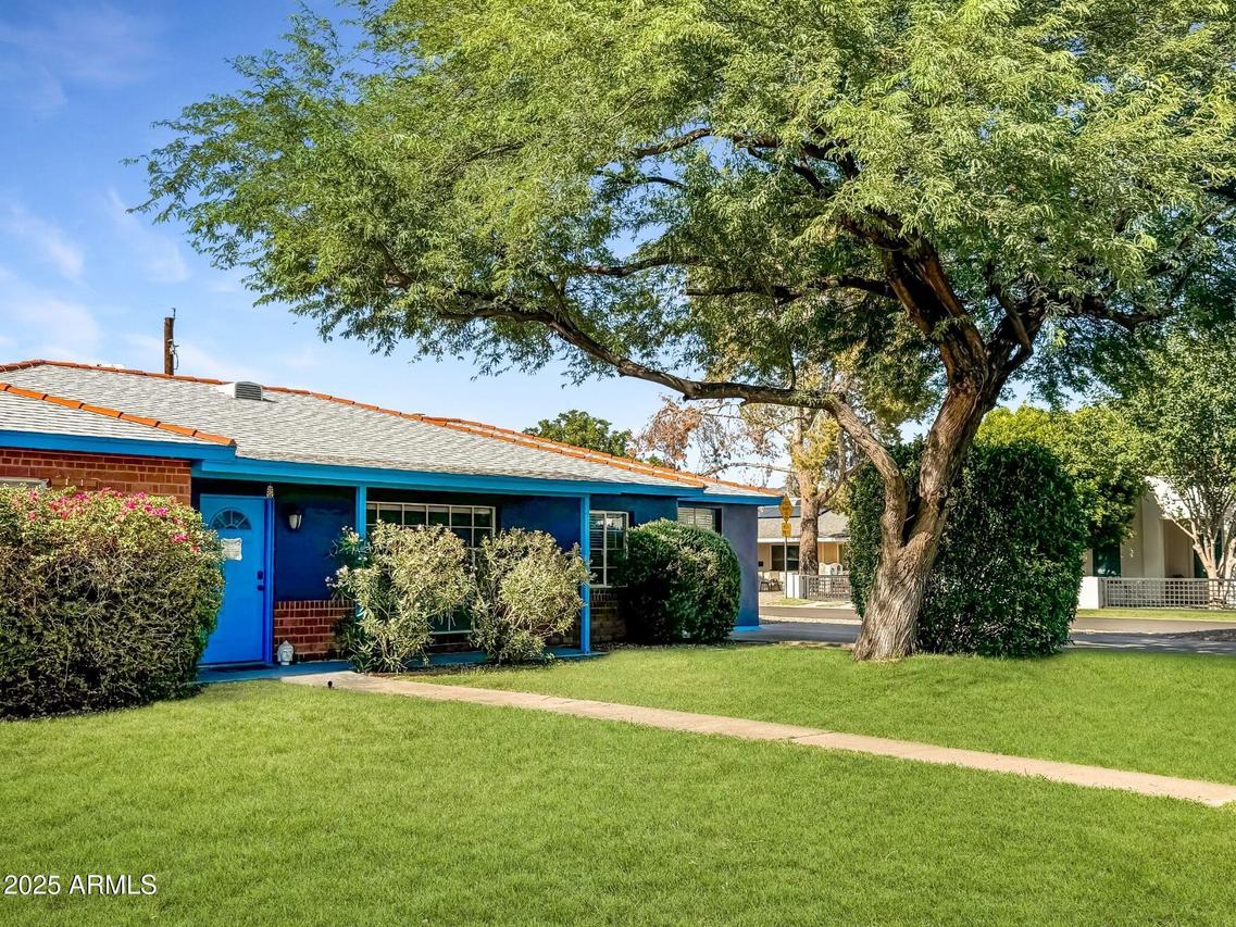 846 E Ocotillo Rd., Phoenix, AZ 85014