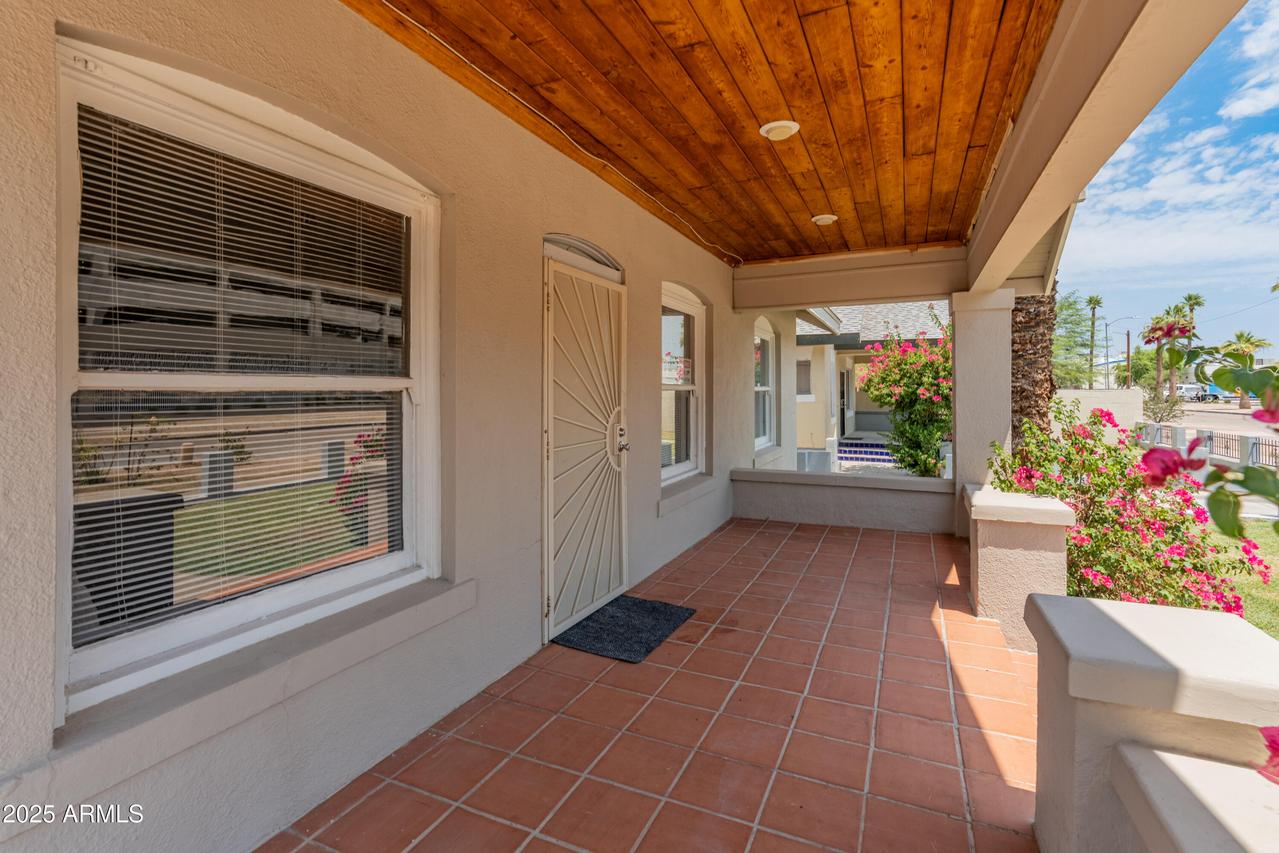 122 N 9th Ave., Phoenix, AZ 85007