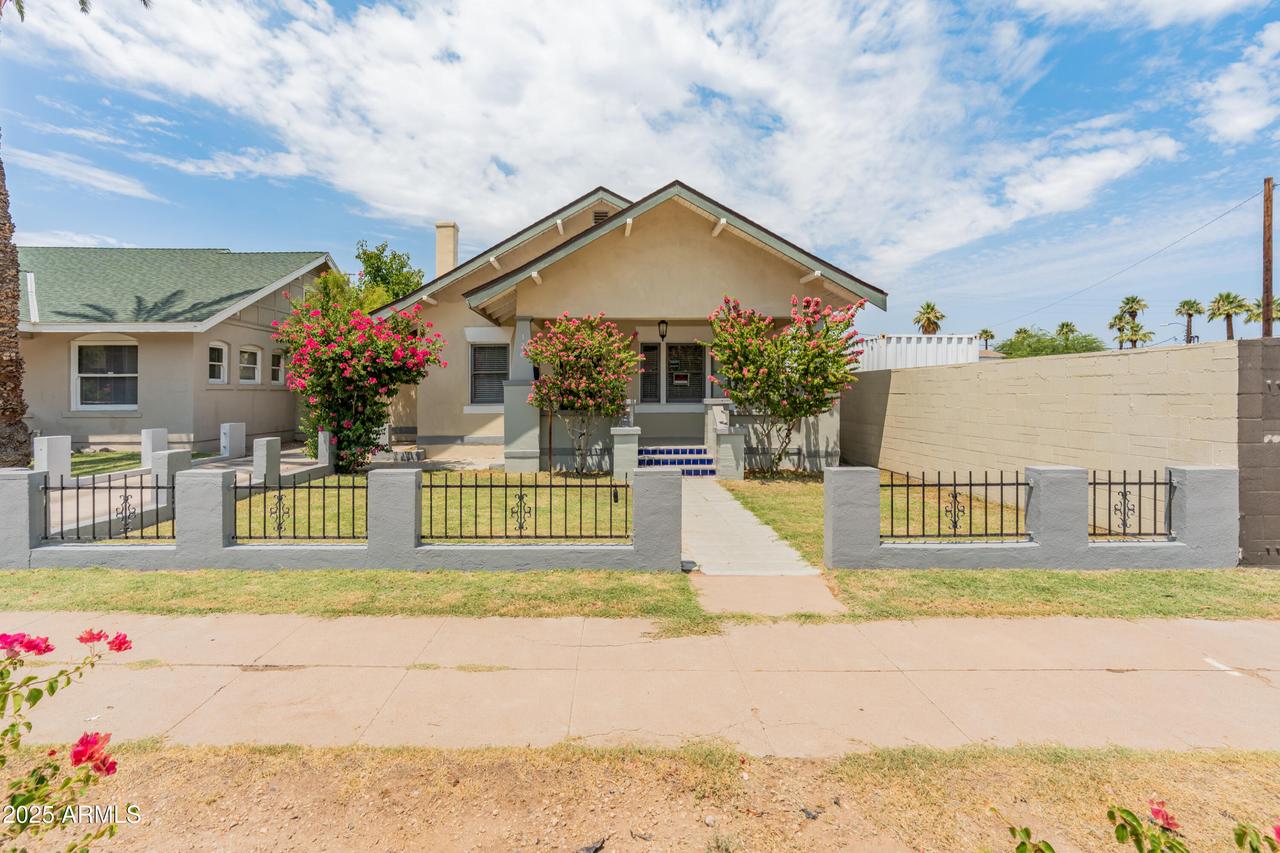 126 N 9th Ave., Phoenix, AZ 85007