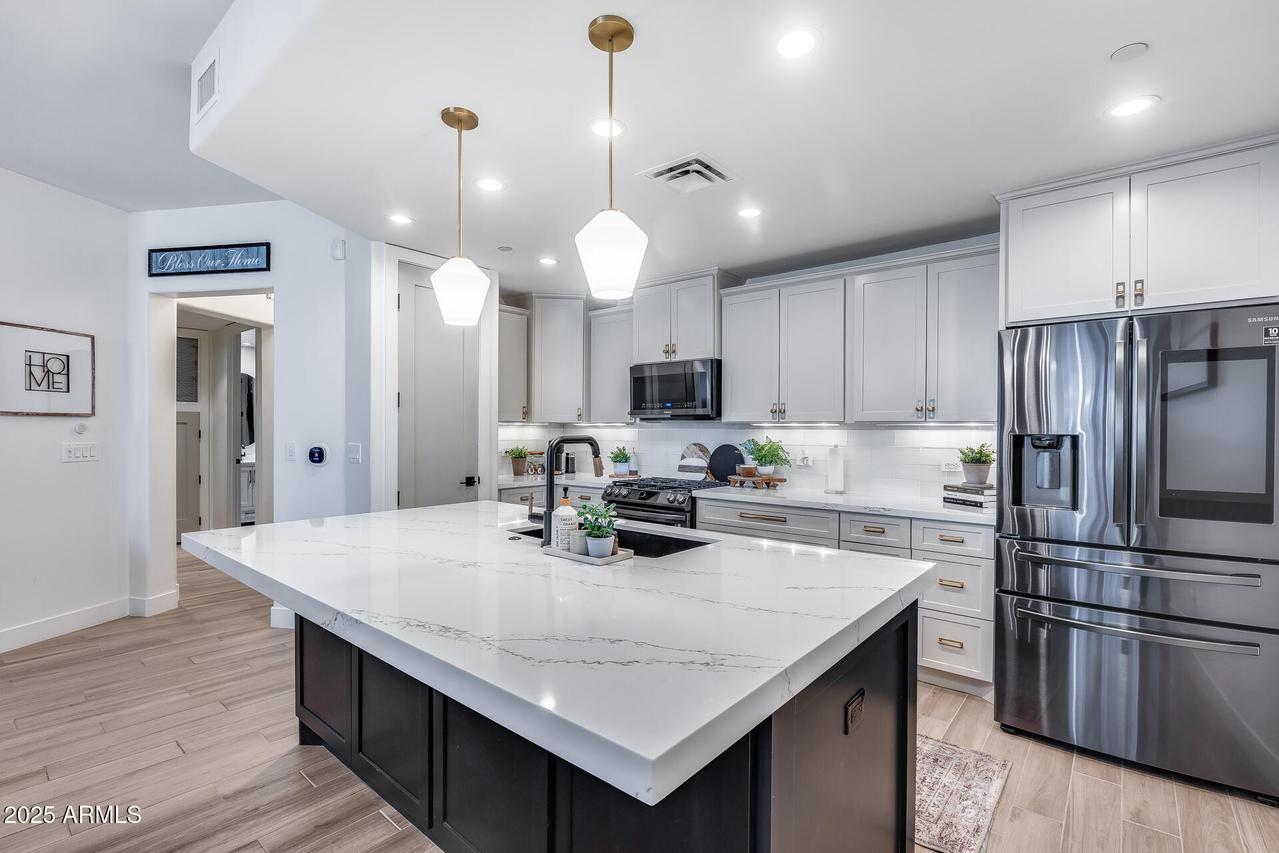 120 E Rio Salado Pkwy. #101, Tempe, AZ 85281