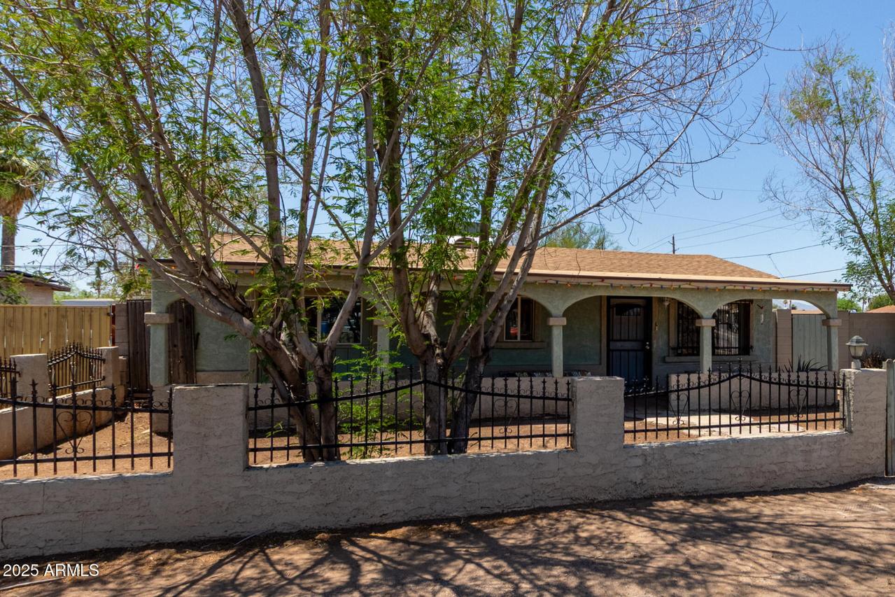3145 W Monte Vista Rd., Phoenix, AZ 85009