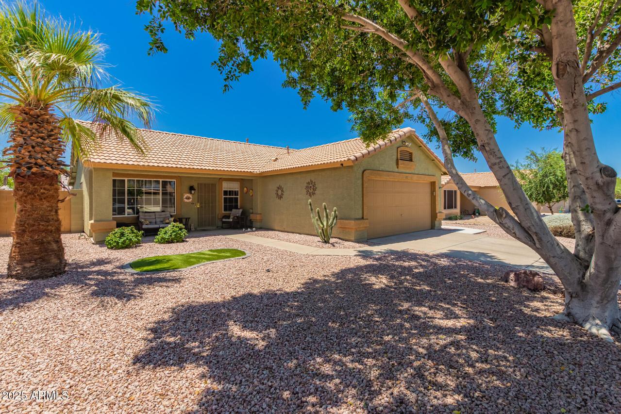 863 W 14th Ave., Apache Junction, AZ 85120