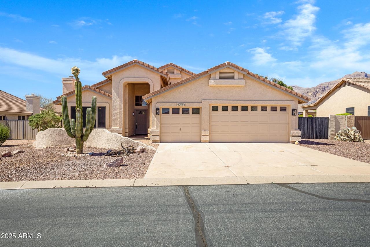 10214 E Moonshadow Way, Gold Canyon, AZ 85118