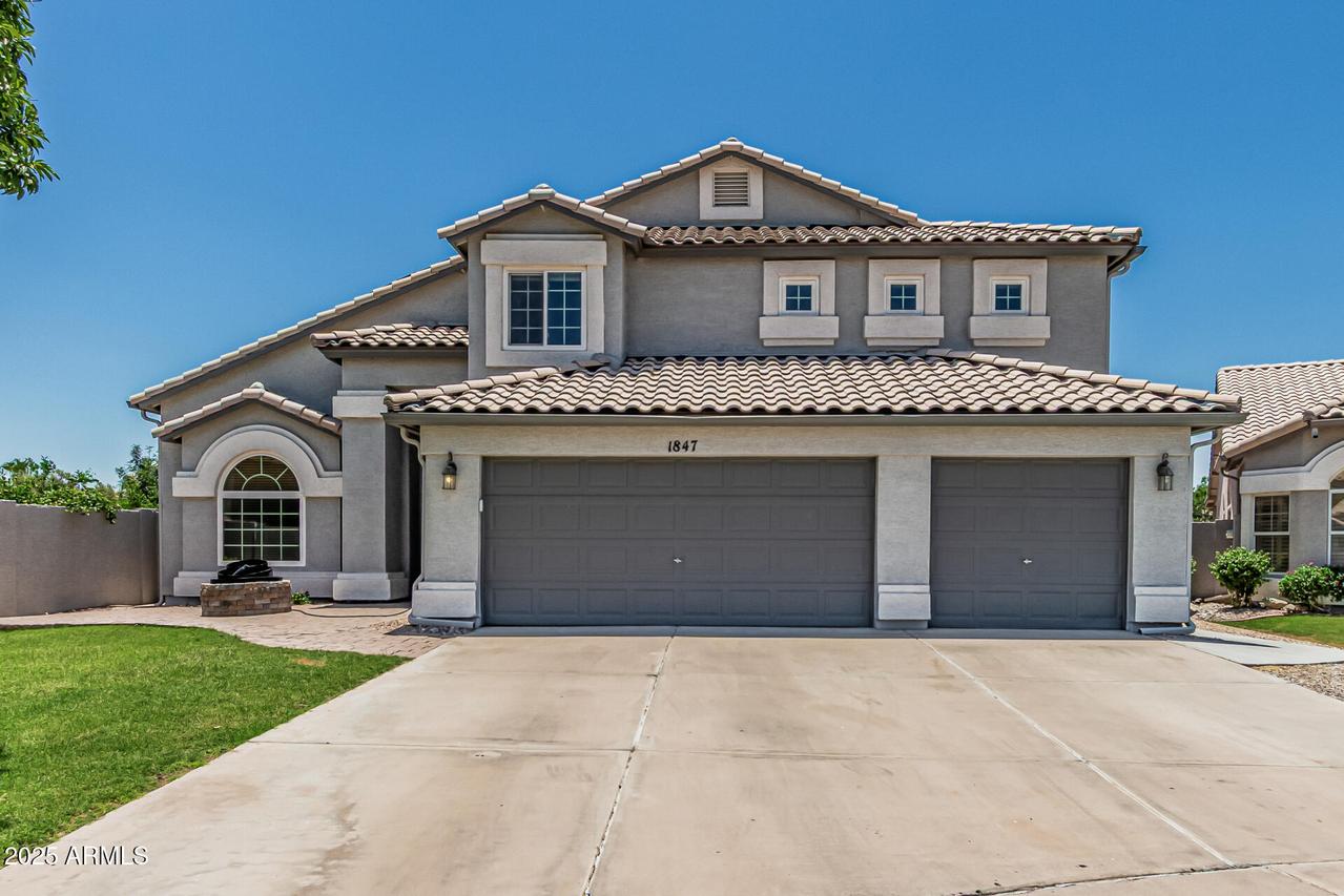 1847 W Leah Ln., Gilbert, AZ 85233