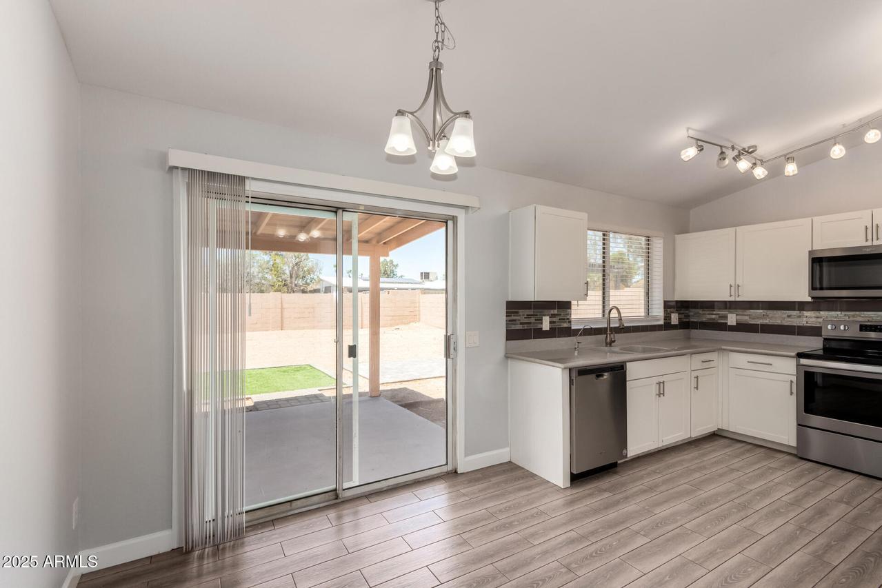 19802 N 3rd Ave., Phoenix, AZ 85027