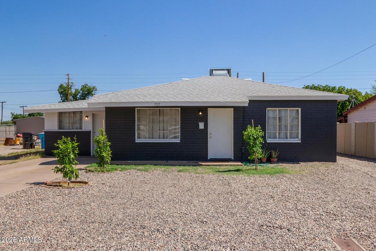 1527 W Roma Ave., Phoenix, AZ 85015