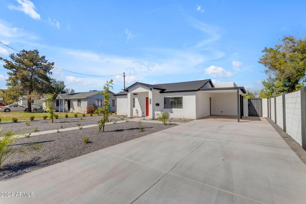 2402 N 15th St., Phoenix, AZ 85006