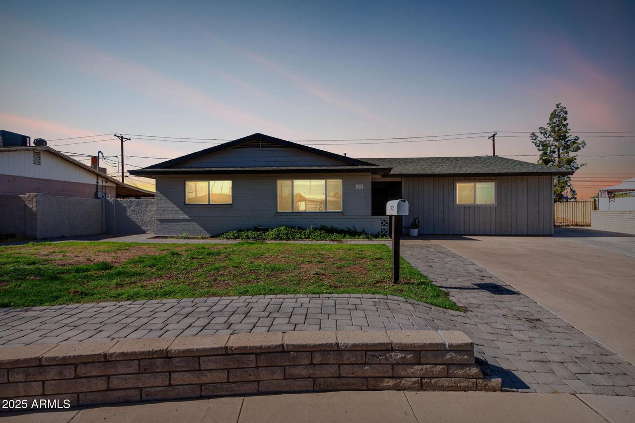 1747 W Devon, Mesa, AZ 85201