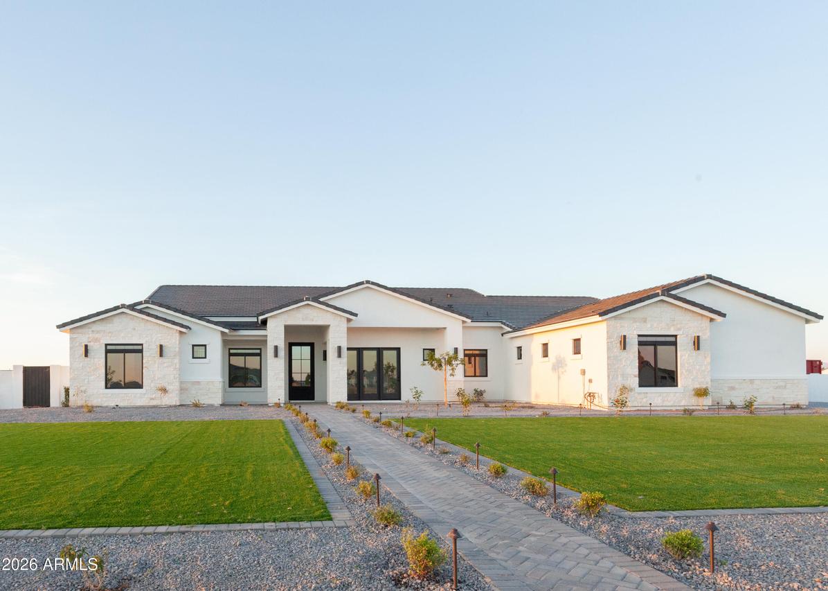 3734 E Weston Ln., San Tan Valley, AZ 85140