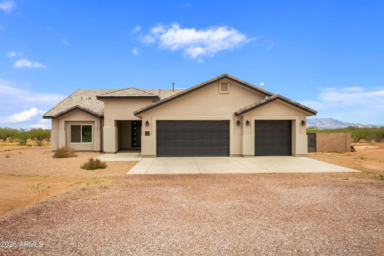 5731 Padilla Dr., Hereford, AZ 85615