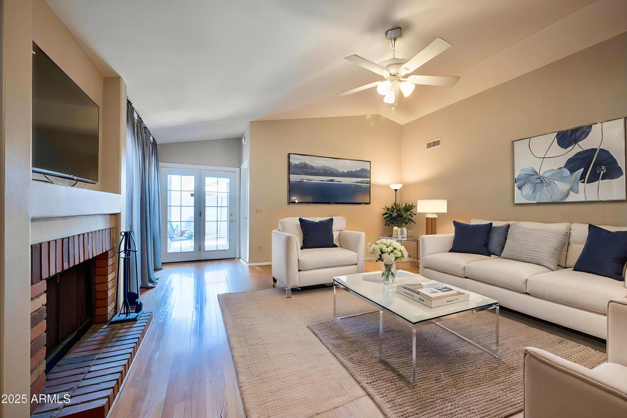 4527 E Amberwood Dr., Phoenix, AZ 85048