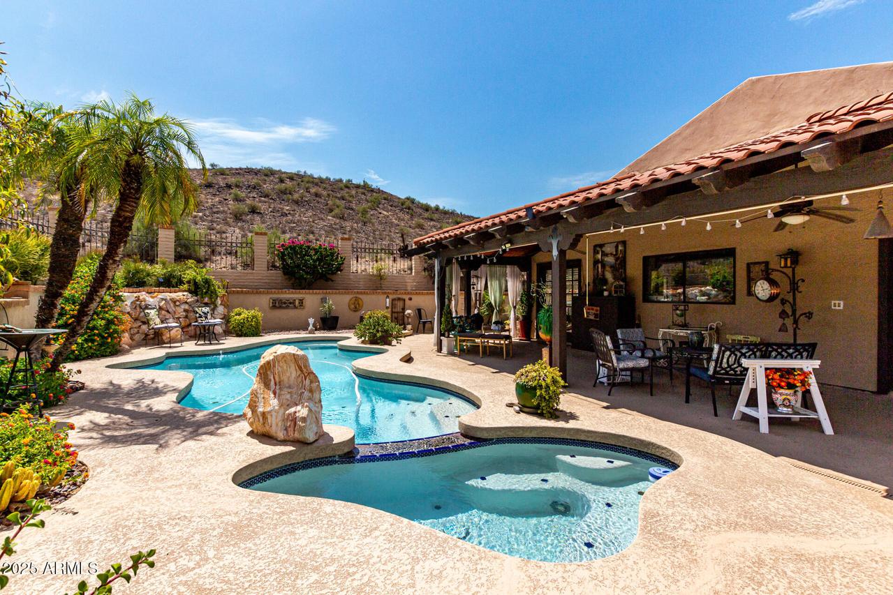 245 E Dahlia Dr., Phoenix, AZ 85022