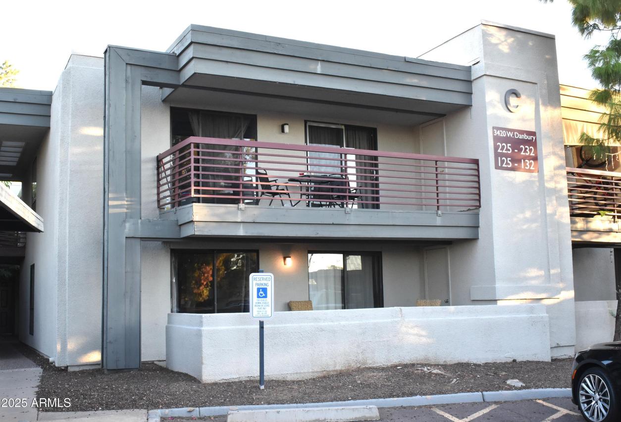 3420 W Danbury Dr. #C130, Phoenix, AZ 85053
