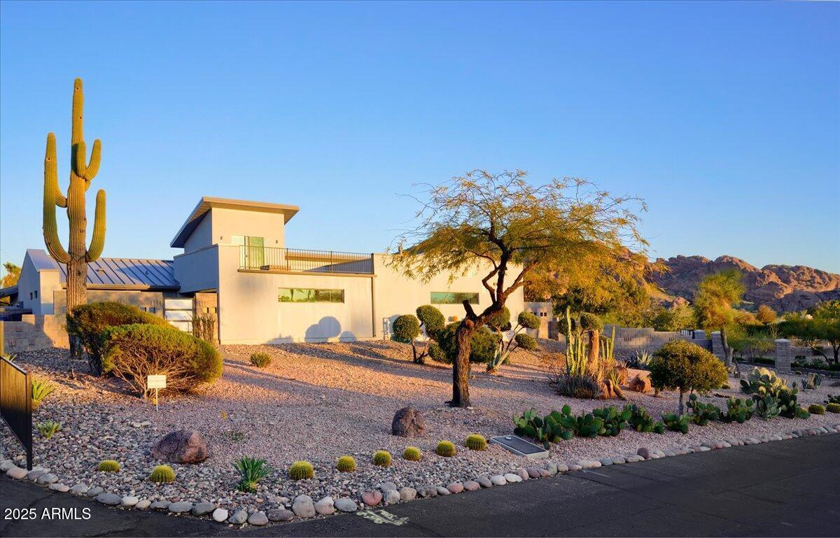 6529 N Mountain View Dr., Paradise Valley, AZ 85253