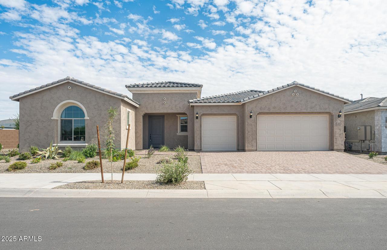 22673 E San Tan Blvd., Queen Creek, AZ 85142