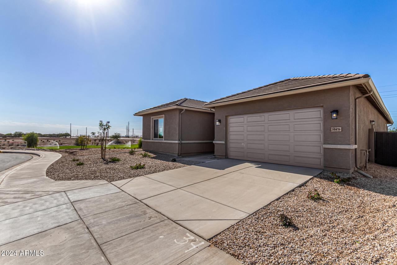 31476 N Hayweather Ln., San Tan Valley, AZ 85143