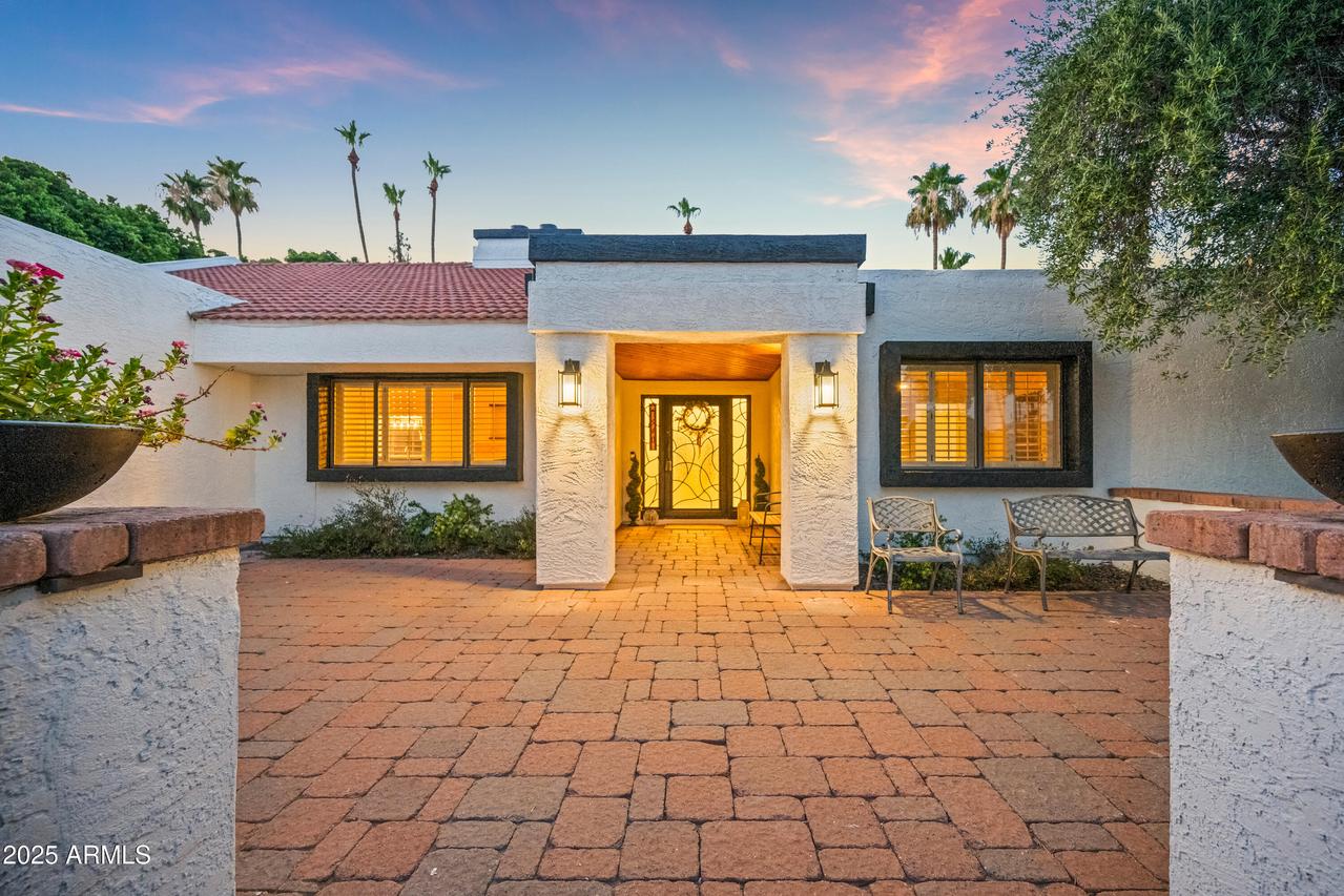 540 E Cercado Ln., Litchfield Park, AZ 85340