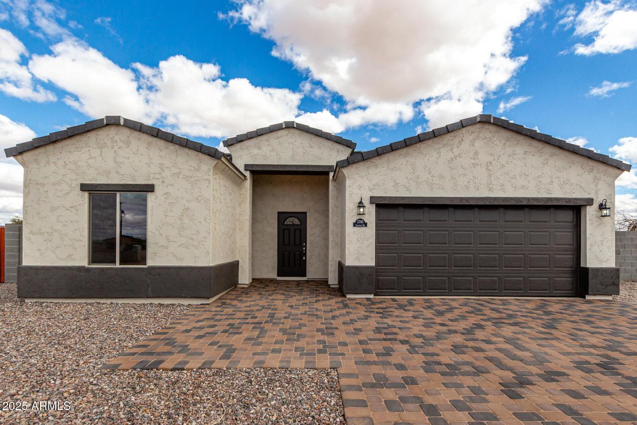 4070 N Golden St., Eloy, AZ 85131
