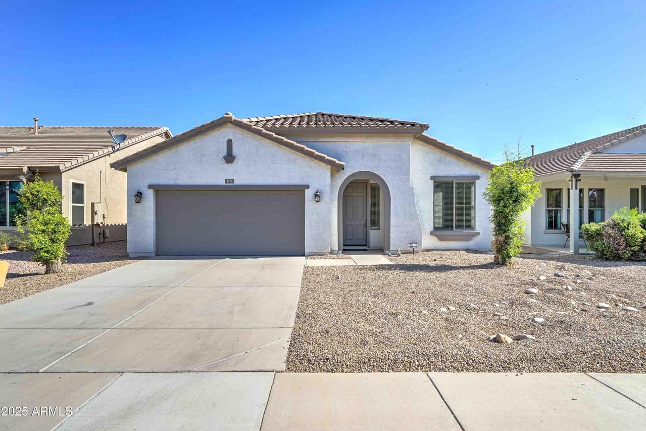 1120 W Desert Hollow Dr., San Tan Valley, AZ 85143