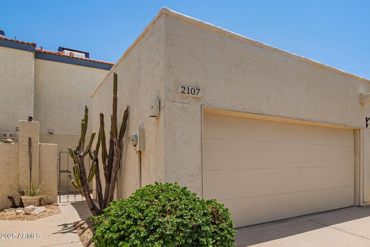 2107 W Lane Ave., Phoenix, AZ 85021