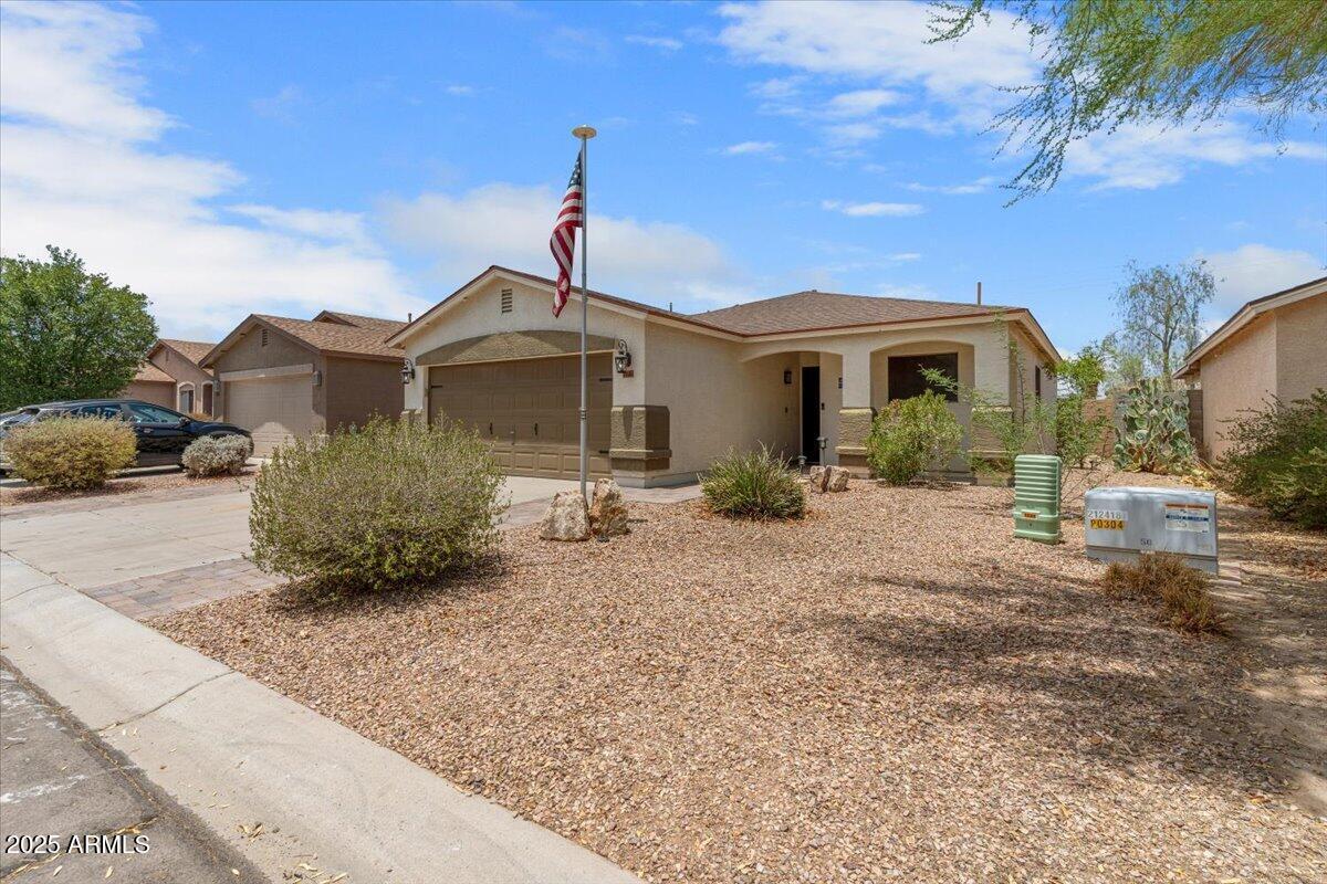 1046 E Silversmith Tr., San Tan Valley, AZ 85143