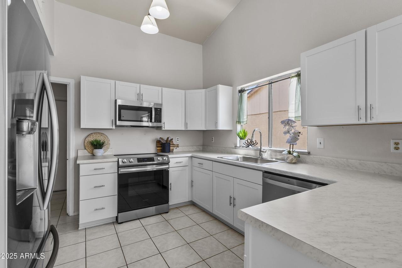 8013 W Vermont Ave., Glendale, AZ 85303