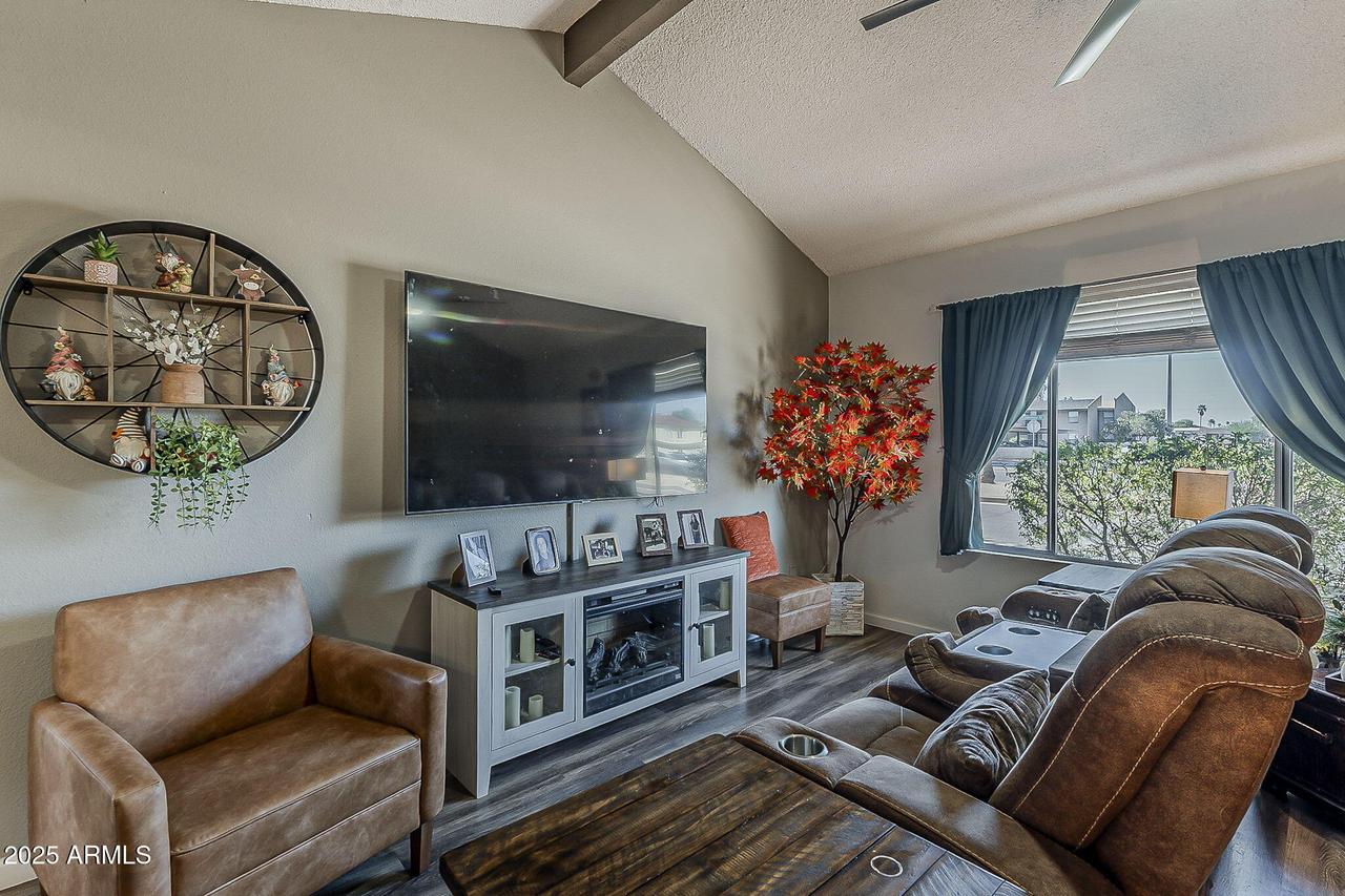 6433 E University Dr., Mesa, AZ 85205