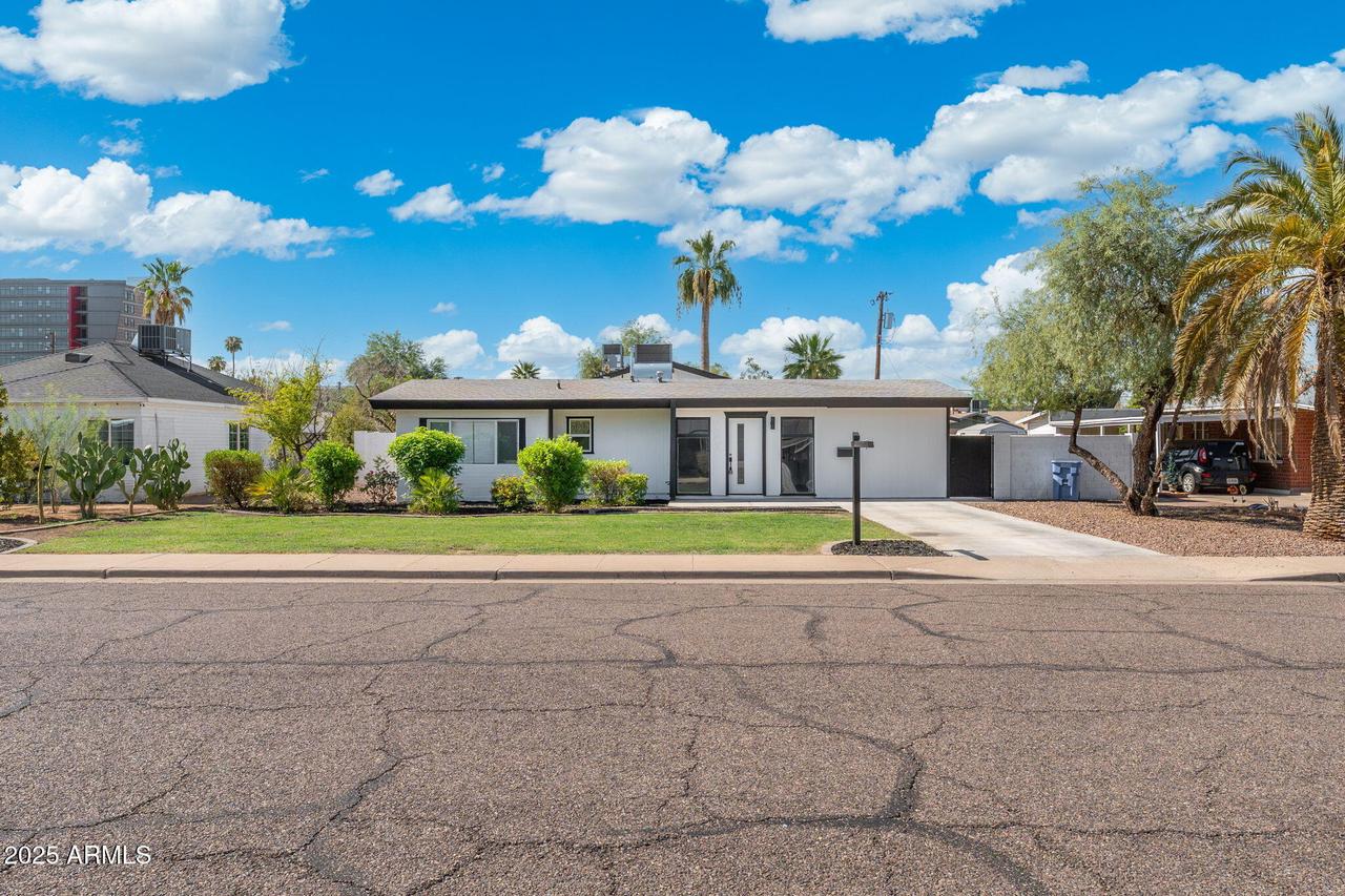 1725 E Catalina Dr., Phoenix, AZ 85016