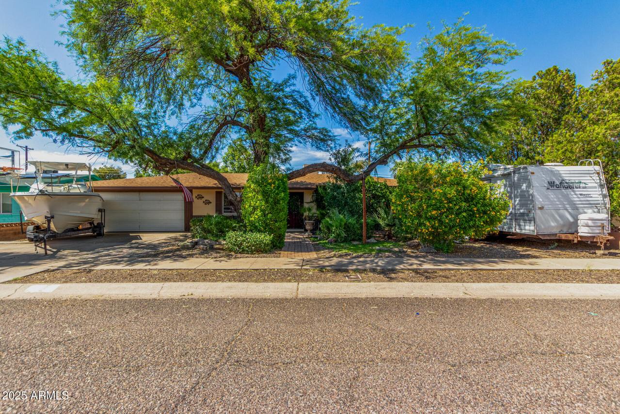 3730 W Tuckey Ln., Phoenix, AZ 85019