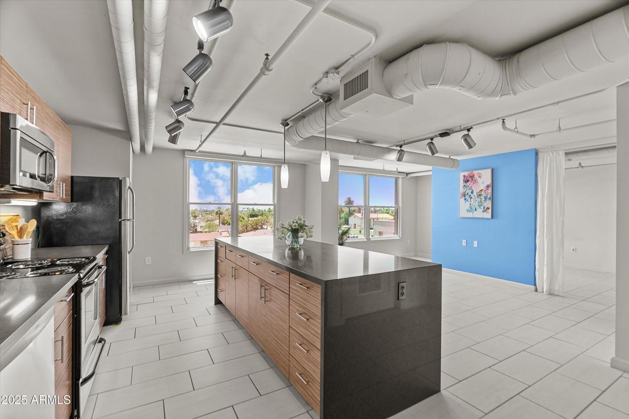 535 W Thomas Rd. #407, Phoenix, AZ 85013