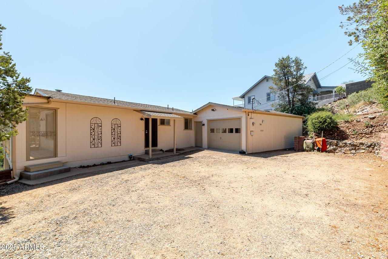 633 W Robinson Dr., Prescott, AZ 86303