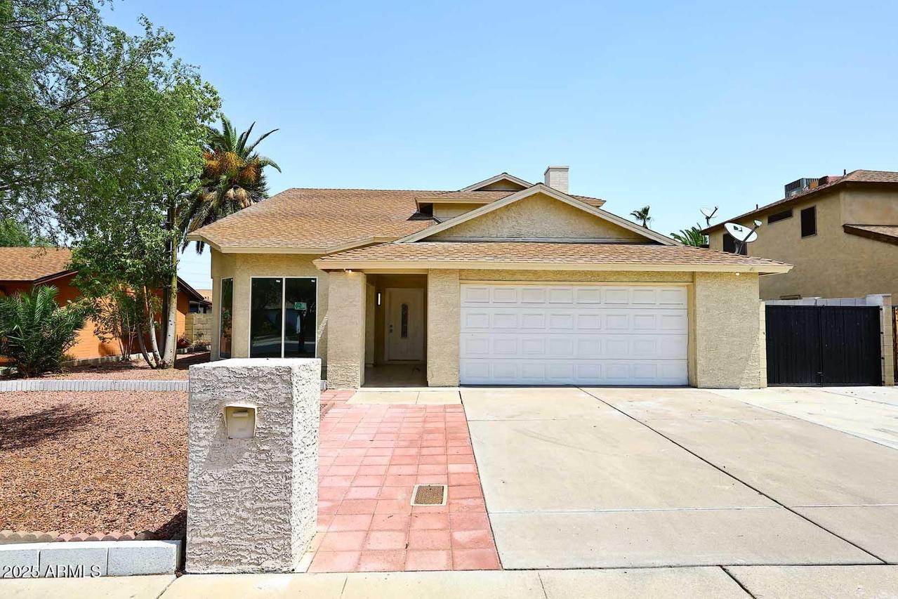 5320 W Desert Hills Dr., Glendale, AZ 85304
