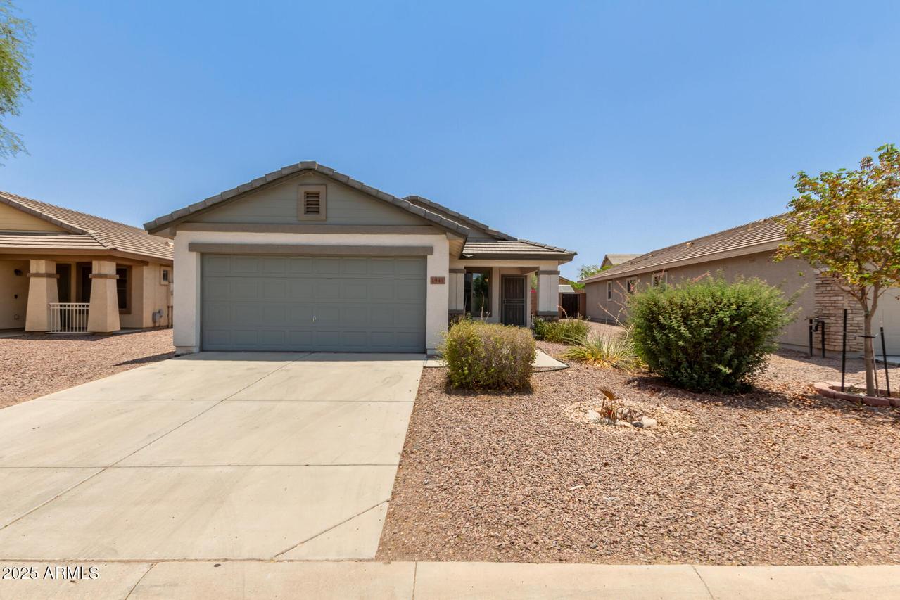 1949 W Prospector Way, San Tan Valley, AZ 85144