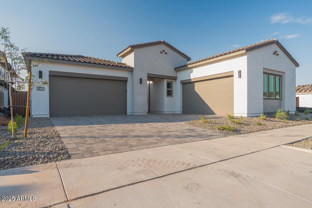 803 W J Waltz Way, Apache Junction, AZ 85120