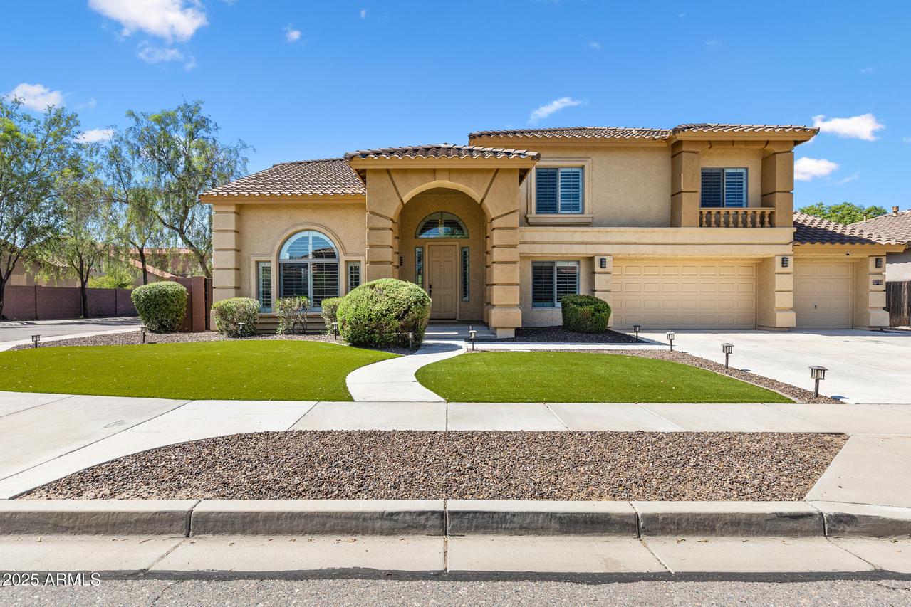 2409 W Quail Track Dr., Phoenix, AZ 85085