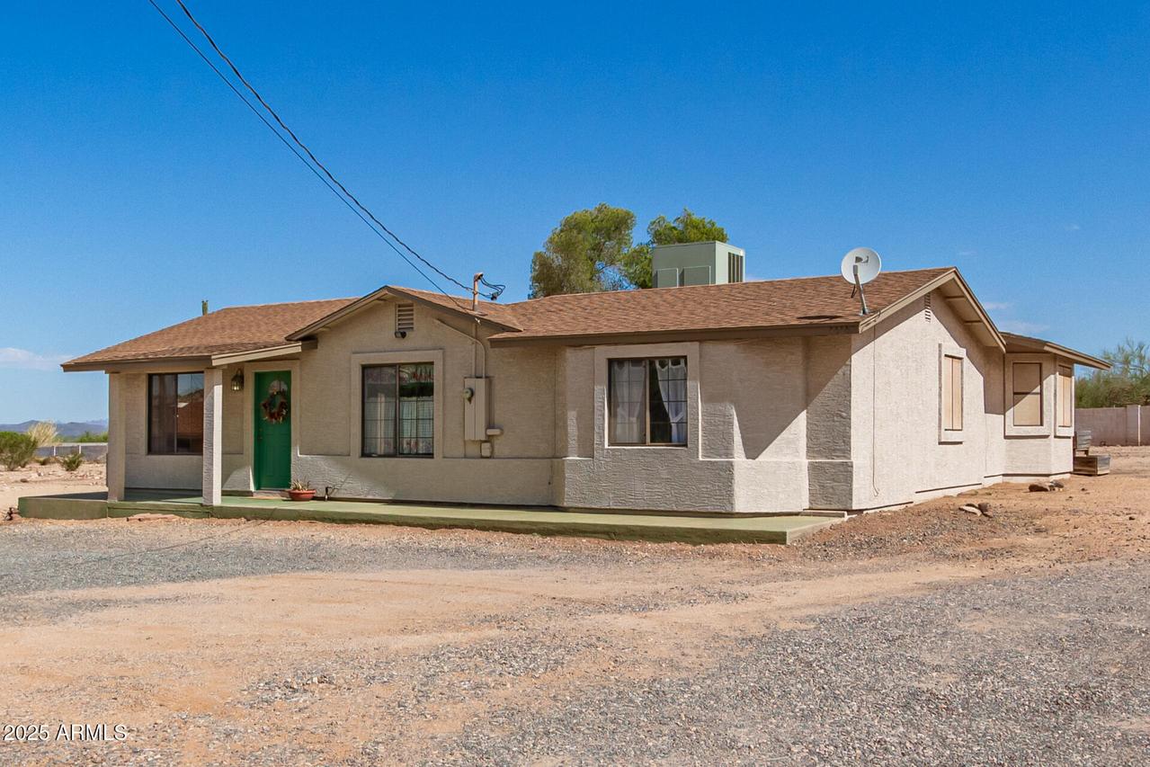 44446 N 14th St., New River, AZ 85087