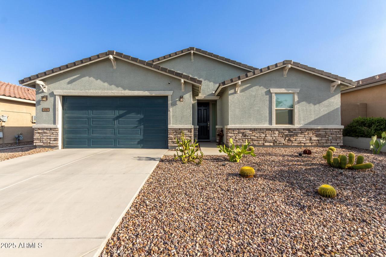 4587 Stickleaf Way, San Tan Valley, AZ 85144