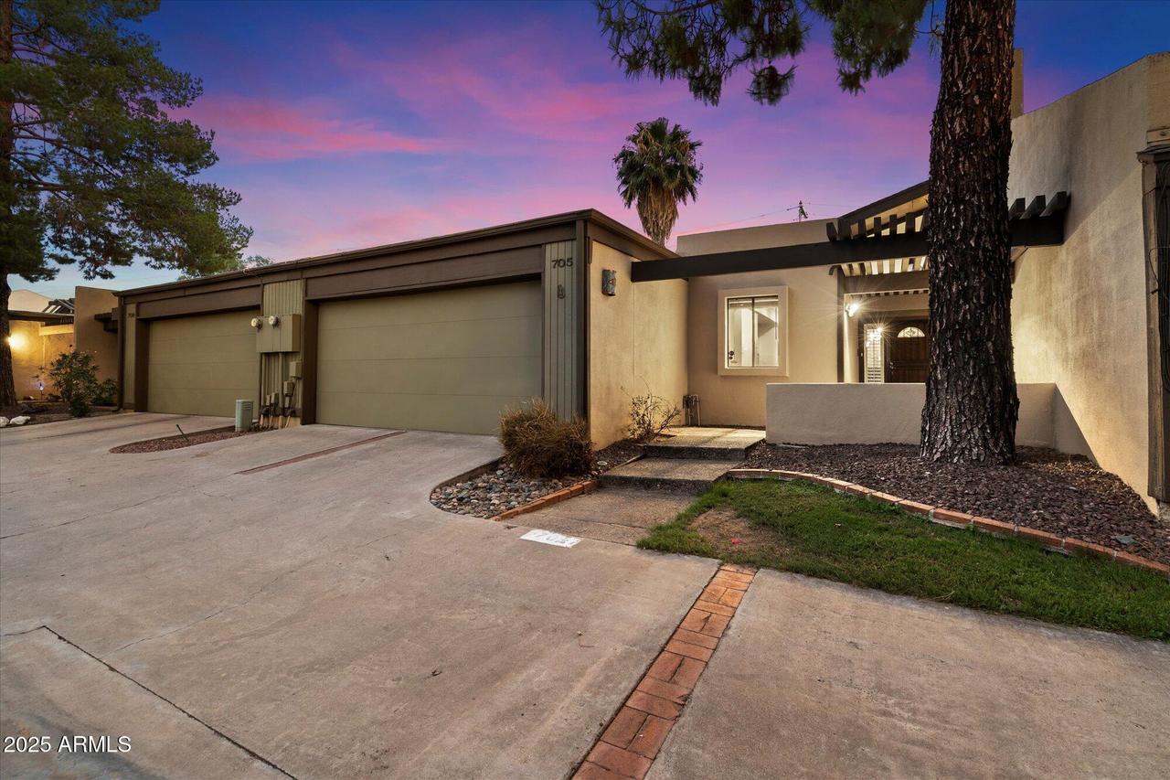 705 E Gardenia Dr., Phoenix, AZ 85020