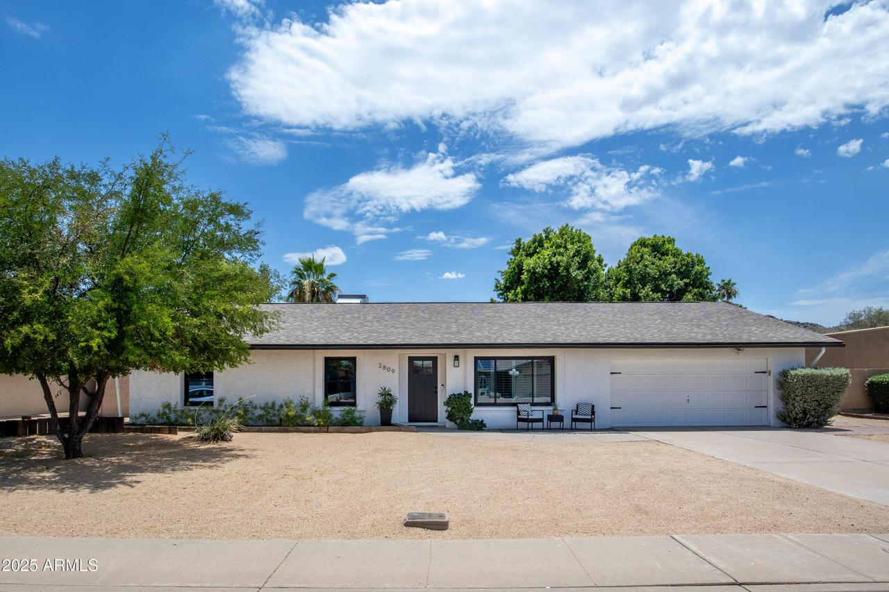 2809 E Hillery Dr., Phoenix, AZ 85032