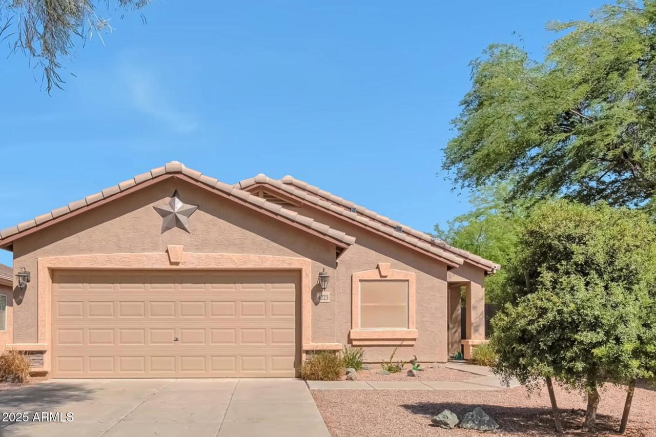 4223 E Silverbell Rd., San Tan Valley, AZ 85143