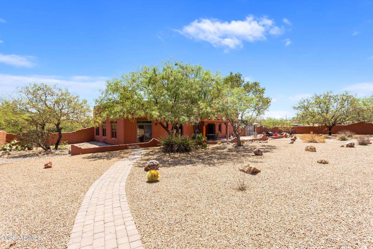 5676 S Mir Way, Hereford, AZ 85615