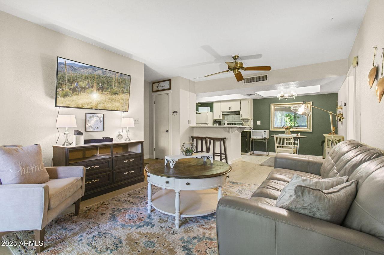 4444 E Paradise Village Pkwy. #204, Phoenix, AZ 85032