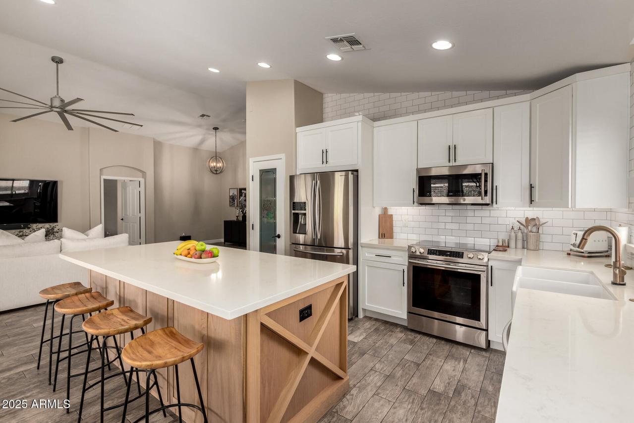 8013 W Cordes Rd., Phoenix, AZ 85043