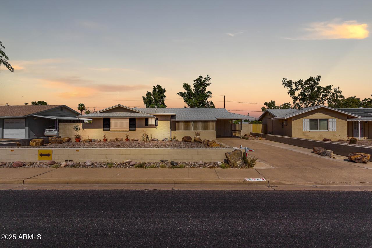 12643 N 111th Ave., Sun City, AZ 85351