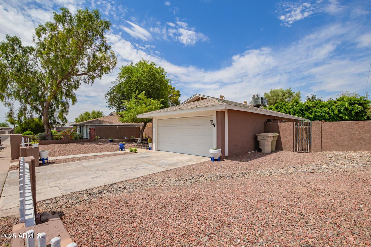 8932 N 56th Dr., Glendale, AZ 85302